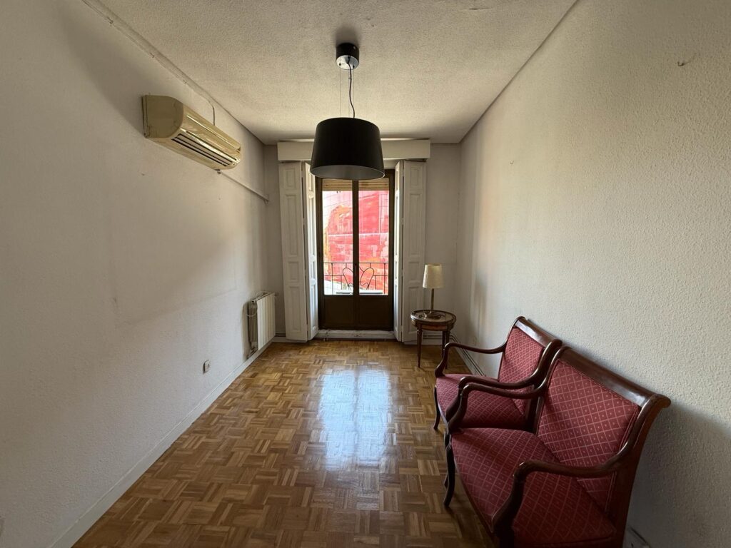 Piso en venta en Atocha, Madrid centro